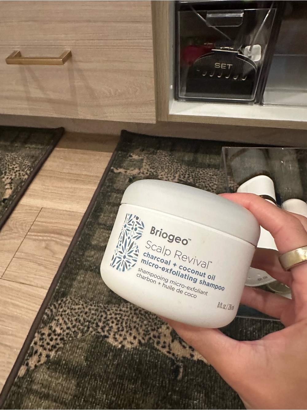Briogeo Scalp Revival Micro-Exfoliating Shampoo - White